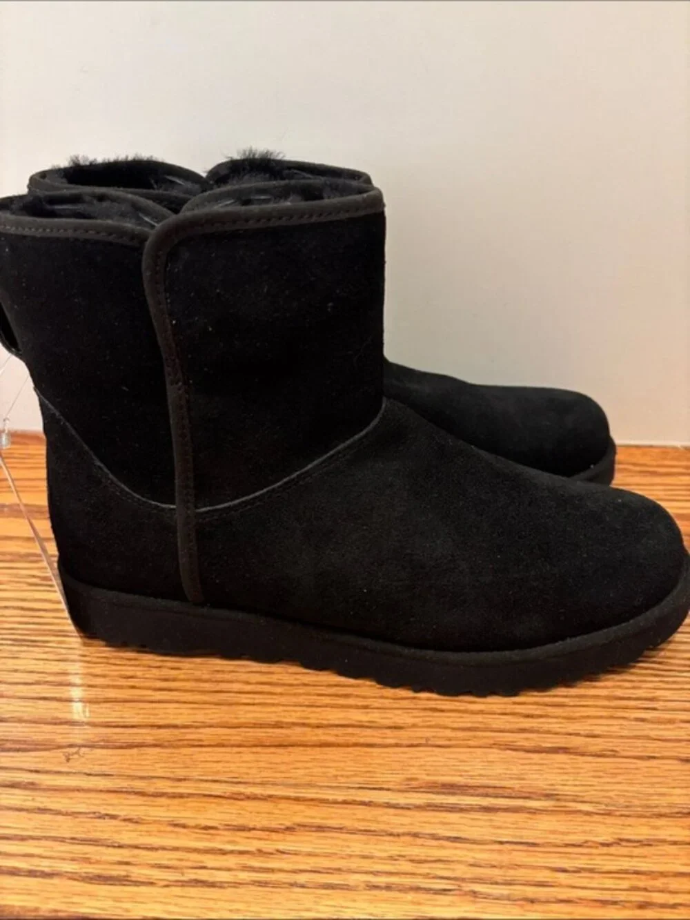 UGG Cory II Mini Boots – Black – Size 8